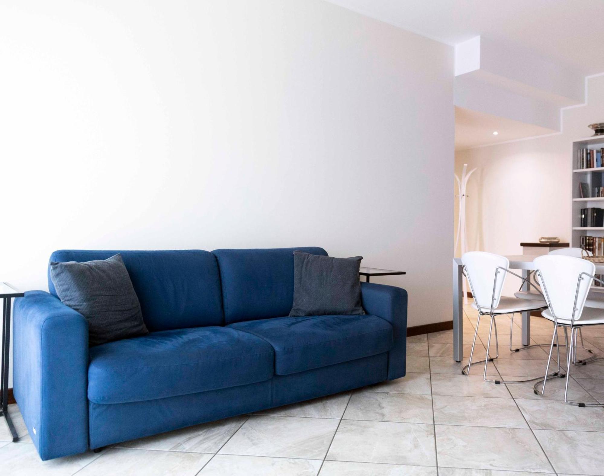 Blue Lake Arona - Cozy Apartment In City Center Esterno foto